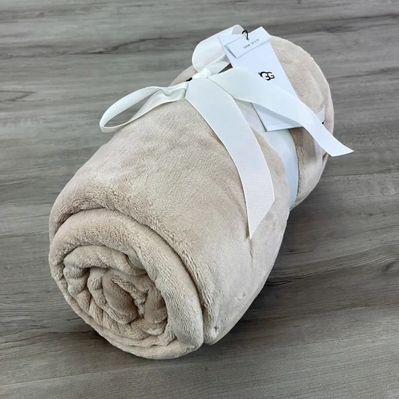 🍃UGG🍃 THROW LIVING ROOM BEDROOM BLANKET TAN - Picture 5 of 8